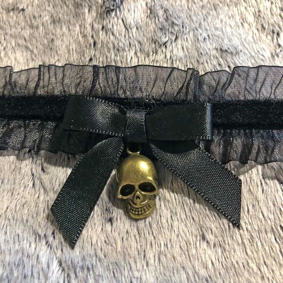 Gothic Black Skull Choker Antique Bronze 3D Charm Stretch Velvet Ribbon Necklace - Picture 5 of 7